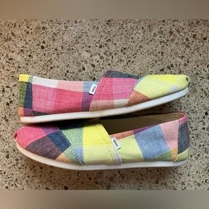 TOMS Alpargata slip on PLAID!